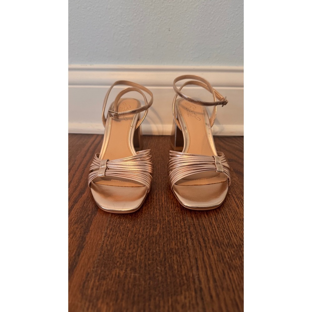 Jewel Badgley Mischka Size 6 Gold Block Heel Dress Sandals